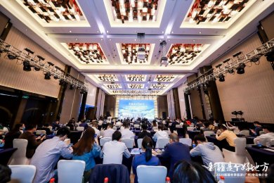 ������Լ��ѩ�����½����������ƽ���ذ���Ϯ